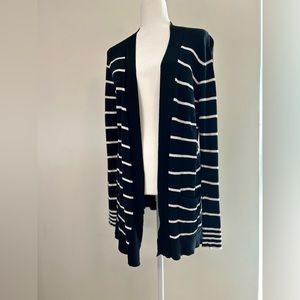 Woman’s EXPRESS duster cardigan | sweater cardigan | black and white stripes